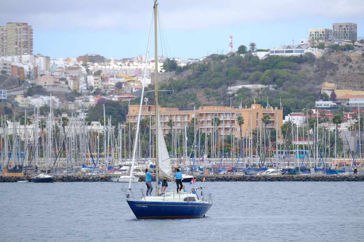 Barco participante en el Trofeo Armada