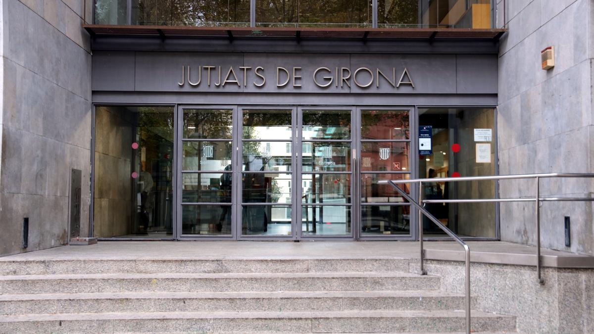 La façana dels Jutjats de Girona