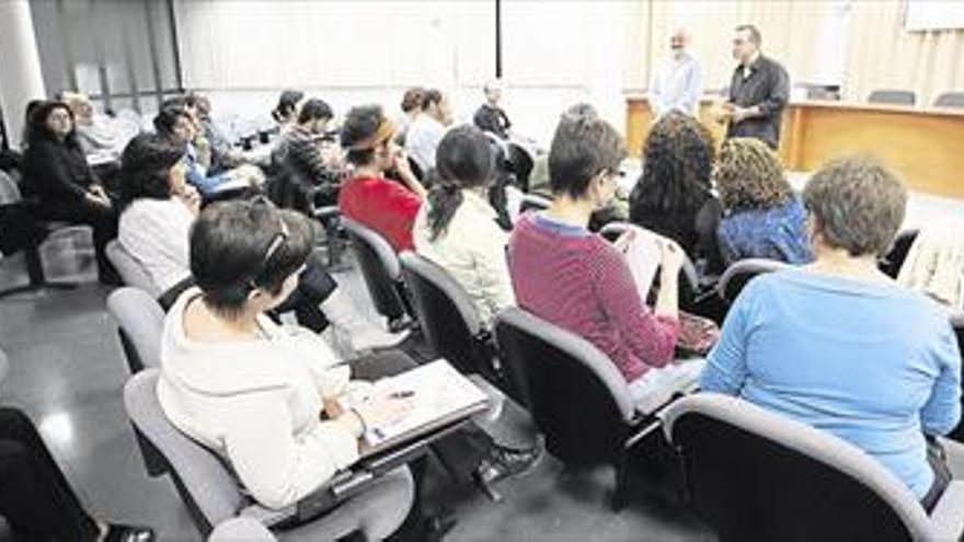 Trabajadores sociales se formarán en la Uned