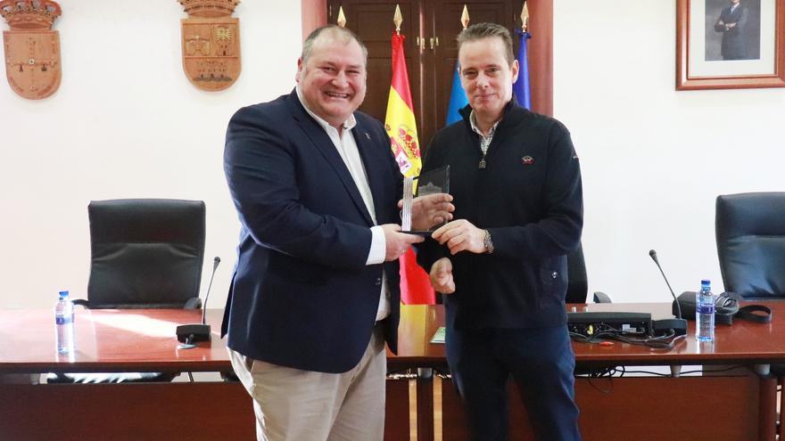 El presidente de la Junta visita Vegadeo para conocer los principales proyectos municipales