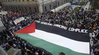 Multitudinaria manifestación de apoyo a Palestina en Gijón: “No es una guerra, es un genocidio”
