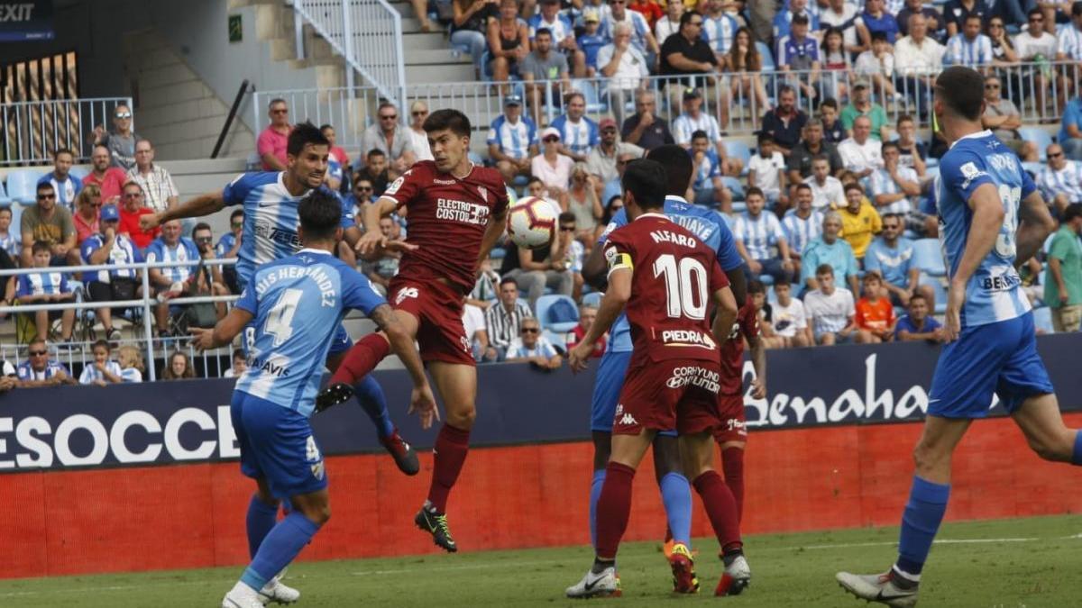 El Málaga gana con solvencia al Córdoba en La Rosaleda (3-0)