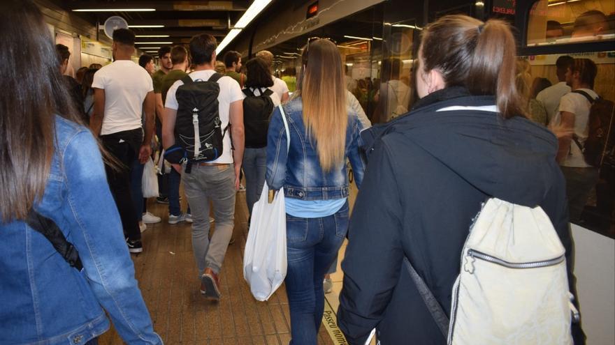 Reactivada la solicitud del abono temporal joven gratuito del TRAM de Alicante