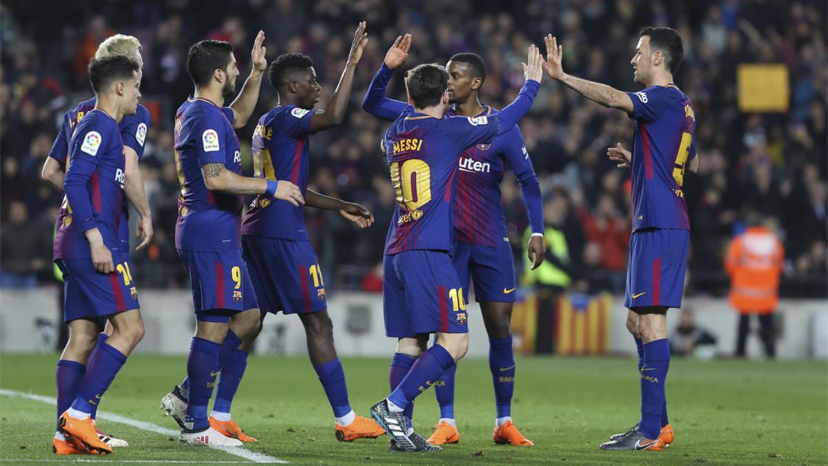 Los jugadores del Barça celebran un gol frente al Girona en el partido del Camp Nou en la Liga 2017/18