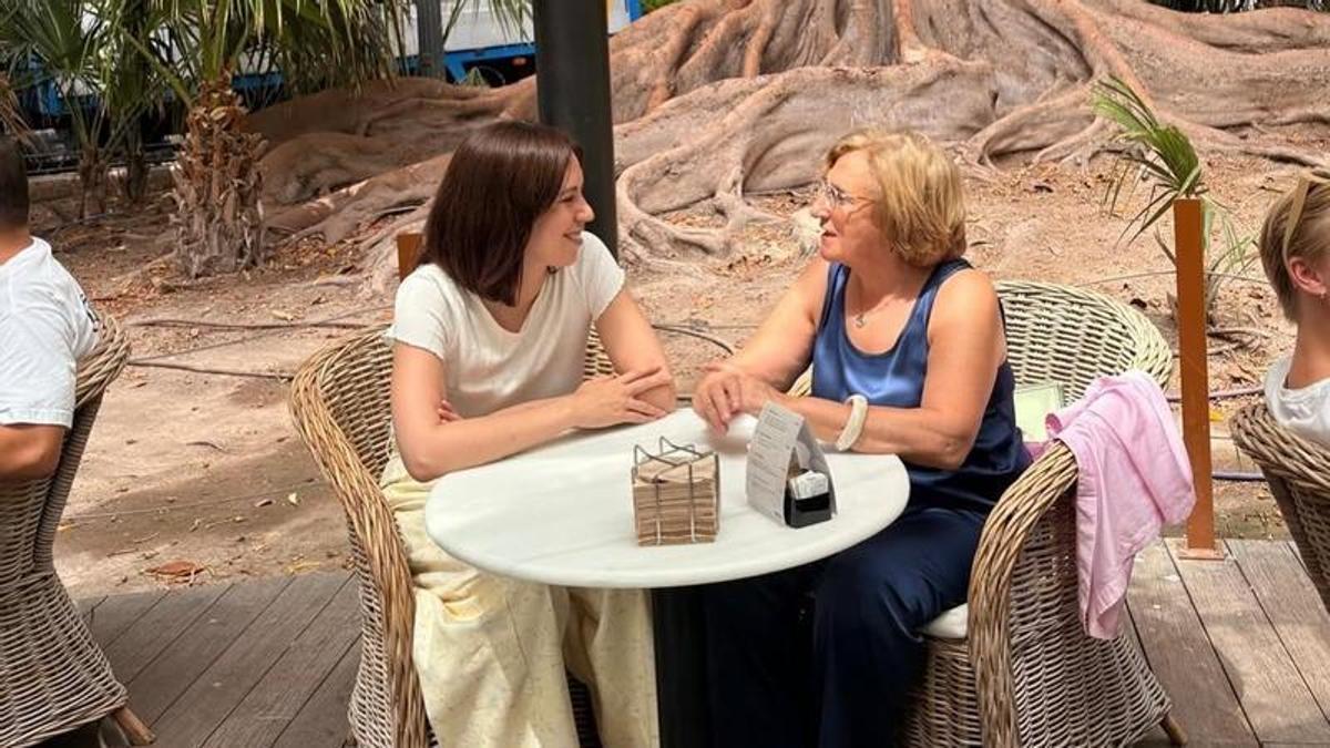 Morant y Barceló en una terraza después de que la segunda anunciara que no repetirá como candidata en Alicante.
