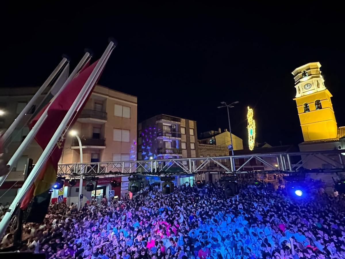 Tradicional chupinazo que marca el inicio de las fiestas.