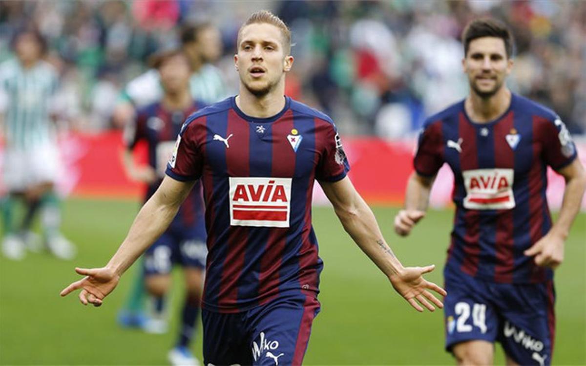 Keko marcó el 0-2 del Eibar al Betis