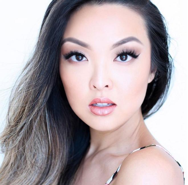 La 'Beauty Blogger' Jennifer Chiu, ¡Consigue sus cejas con este truco!