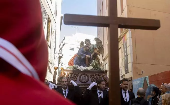Semana Santa en Alicante: Procesión de la Cofradía del Cristo del Divino Amor en el Miércoles Santo