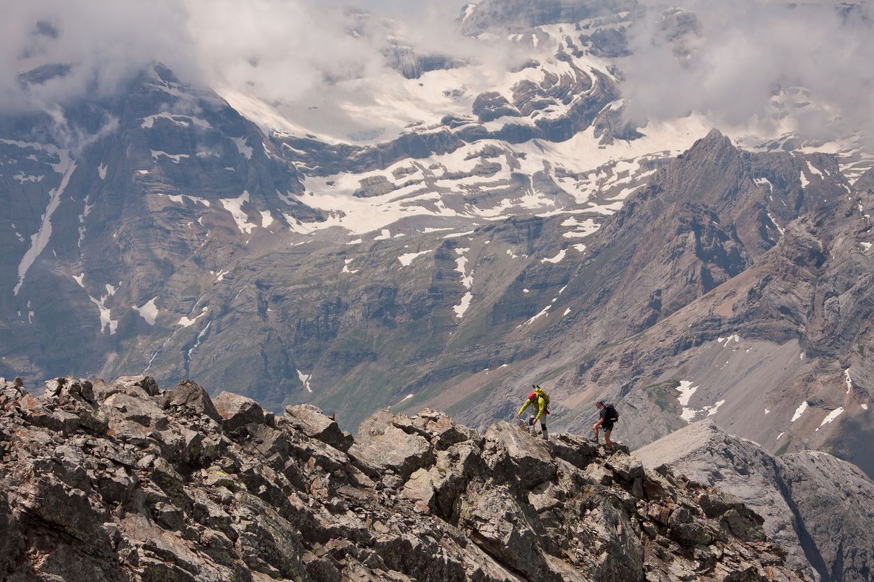 El paisaje declarado Patrimonio de la Humanidad por sus cañones excavados por hielo y agua y que esconde los últimos glaciares de España