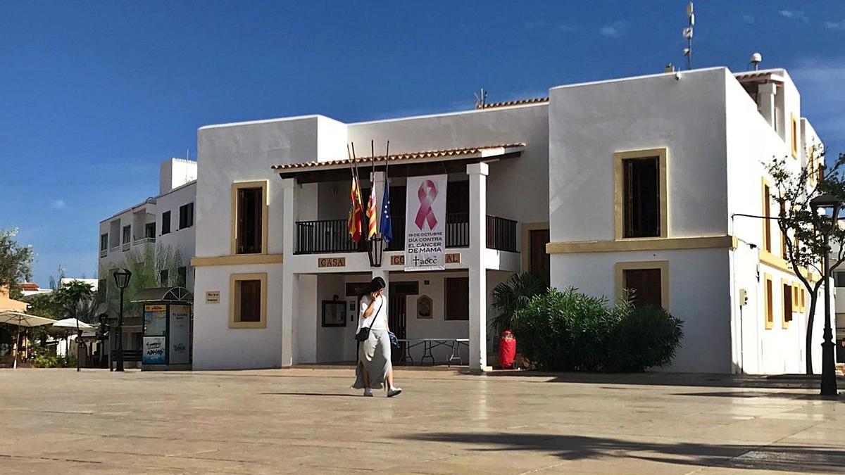 Fachada de la sede del Consell Insular de Formentera. | C.C.