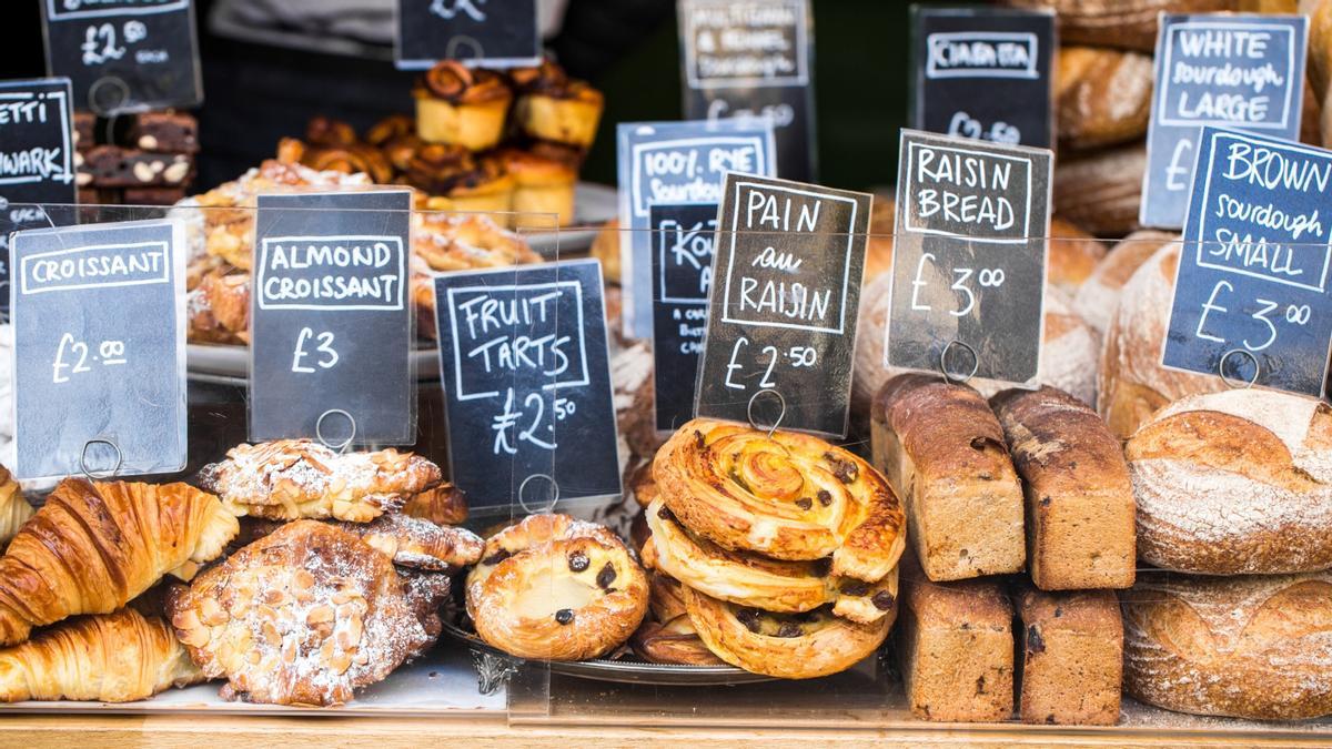 Descubre el croissant que arrasa en París: tiene forma de churro y cuesta 4 euros.