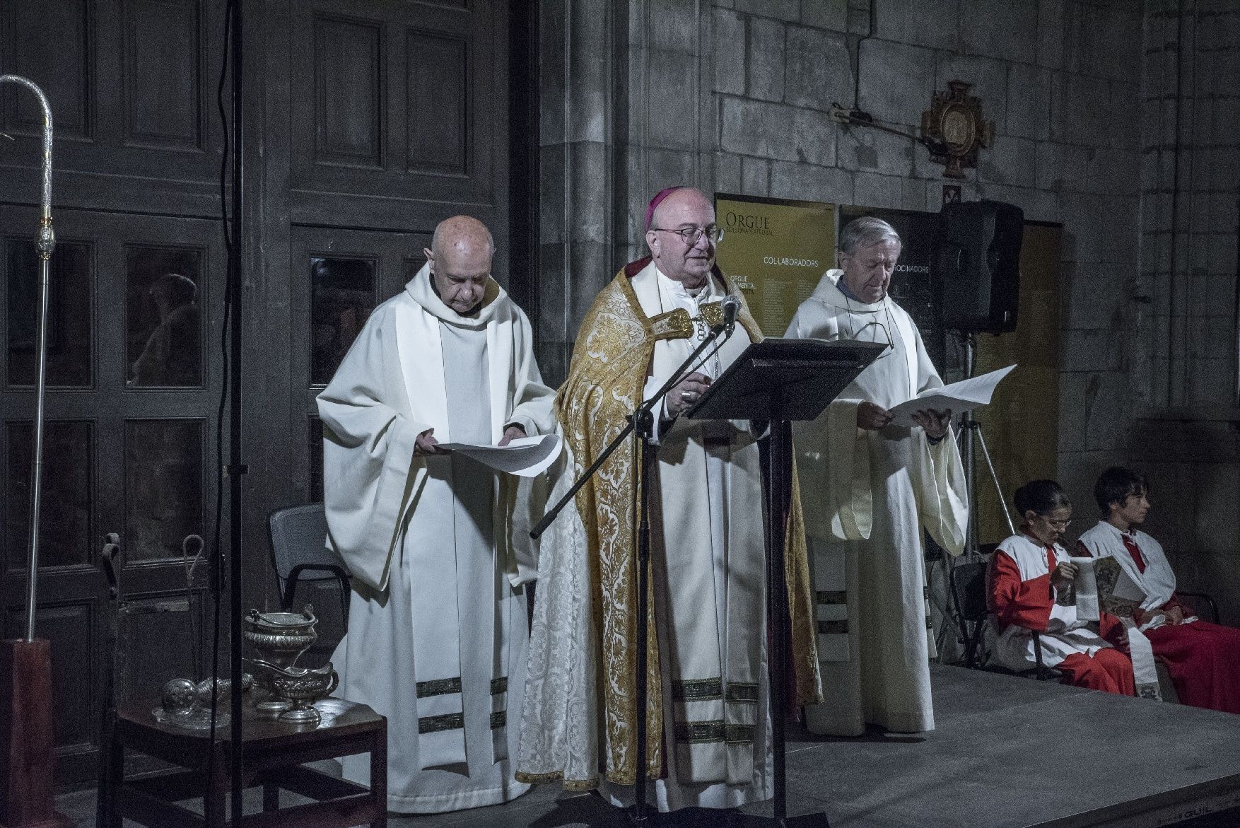 Una catedral plena a vessar dona la benvinguda al renovat orgue de Solsona