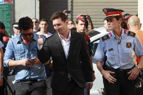 Leo Messi ha acudido, sonriente y tranquilo, al juzgado de Gavá para prestar declaración por un presunto delito de fraude fiscal estimado en 4,1 millones de euros.