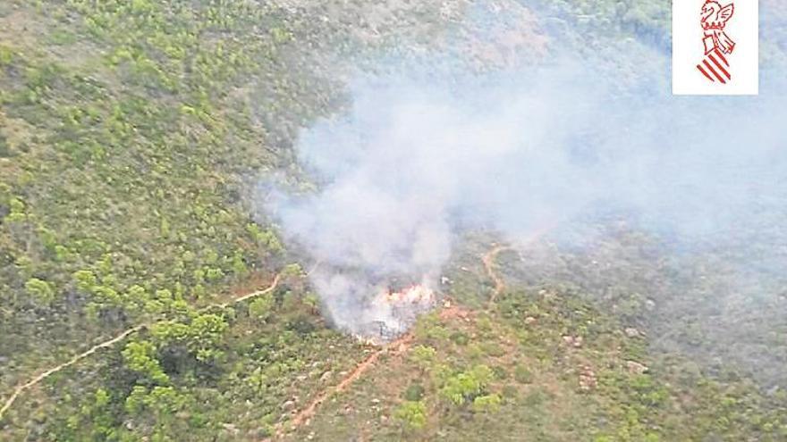 Detenido un senderista al provocar un incendio forestal en Benicàssim