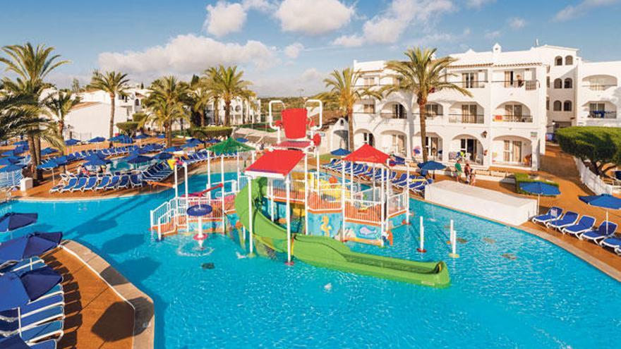 Ein echtes Paradies für Kinder ist das Schwimmbad im Globales-Hotel Bouganvilla in Sa Coma.