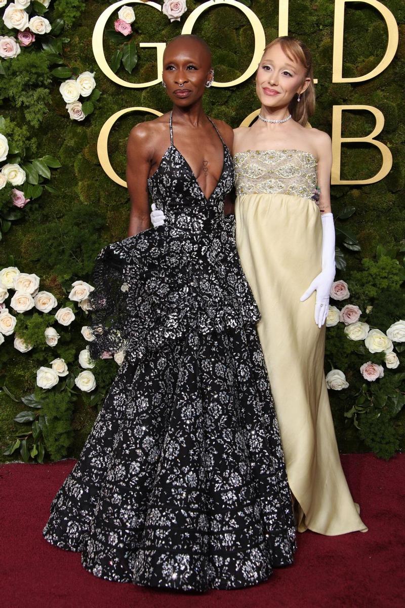 Las protagonistas de la exitosa 'Wicked', Ariana Grande y Cynthia Erivo, han deslumbrado con sus vestidos