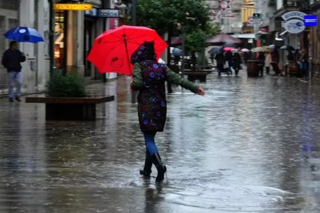 La lluvia cae sobre Vigo
