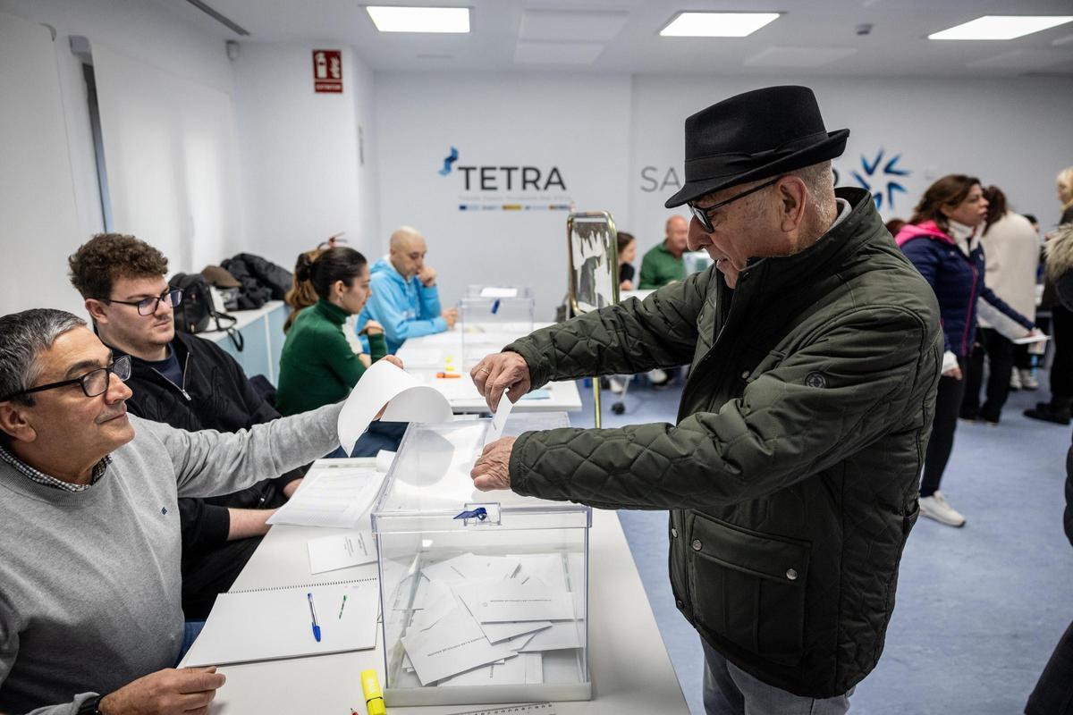 En imágenes | Así transcurre la jornada electoral en Aragón