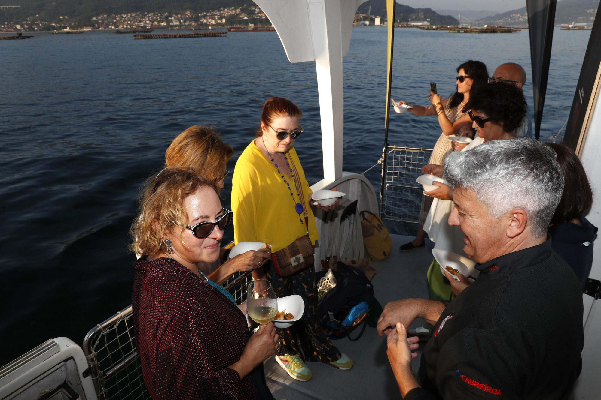Ocho tapas de ensueño y un brindis al atardecer: así son los paseos SolPor por la ría