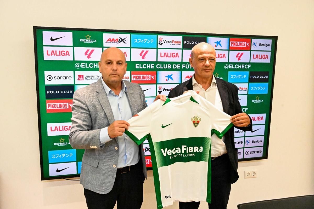 Presentación del acuerdo de patrocinio entre el Elche y VegaFibra