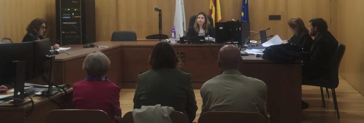 Los acusados en el banquillo del Penal 2. | FDV