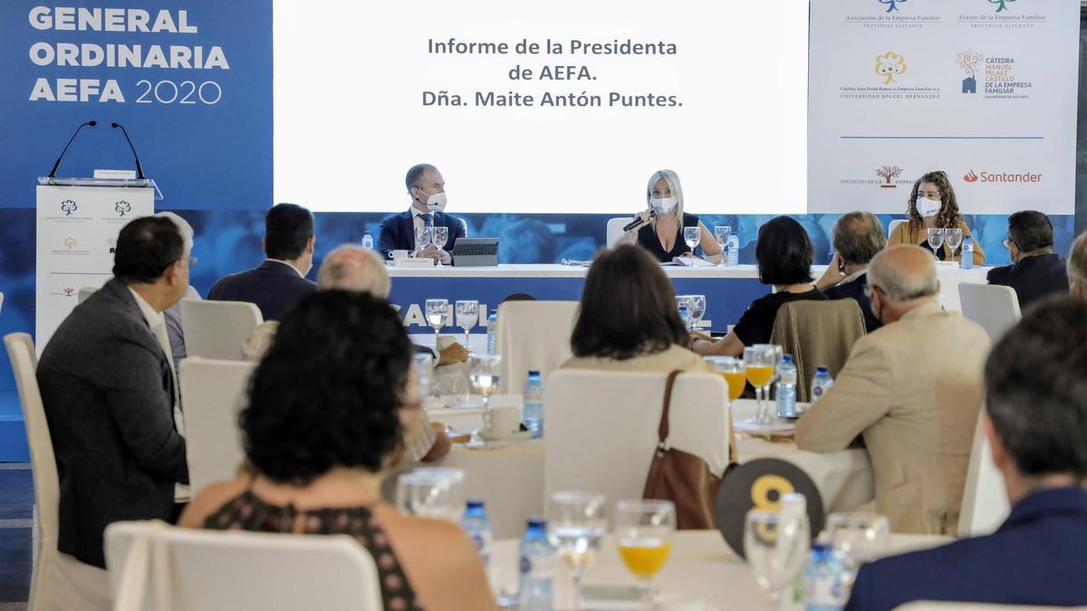 Maite Antón, en un momento de la asamblea de Aefa en Alicante