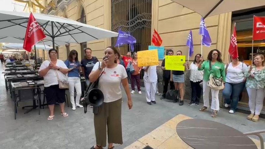 Protesta de trabajadores del Instituto Nacional de la Seguridad Social en Alicante.