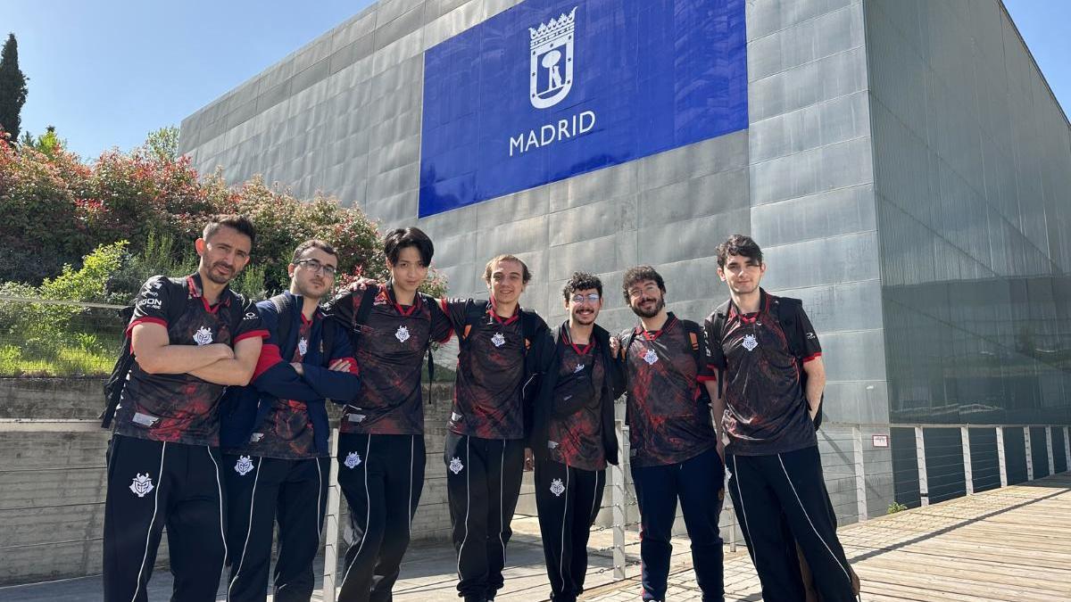 Jugadores de G2 Esports, a su llegada a Madrid.