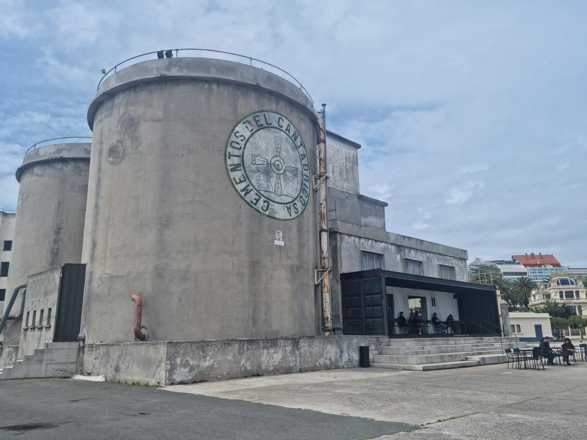 La Fundación Marta  Ortega y sus silos reconvertidos: el aspecto exterior