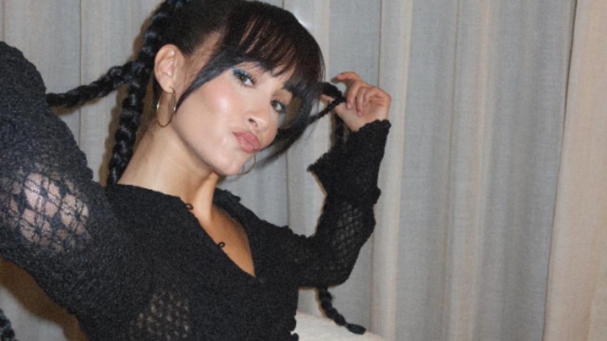 El peinado de dobles trenzas de Aitana que te encantará llevar este verano