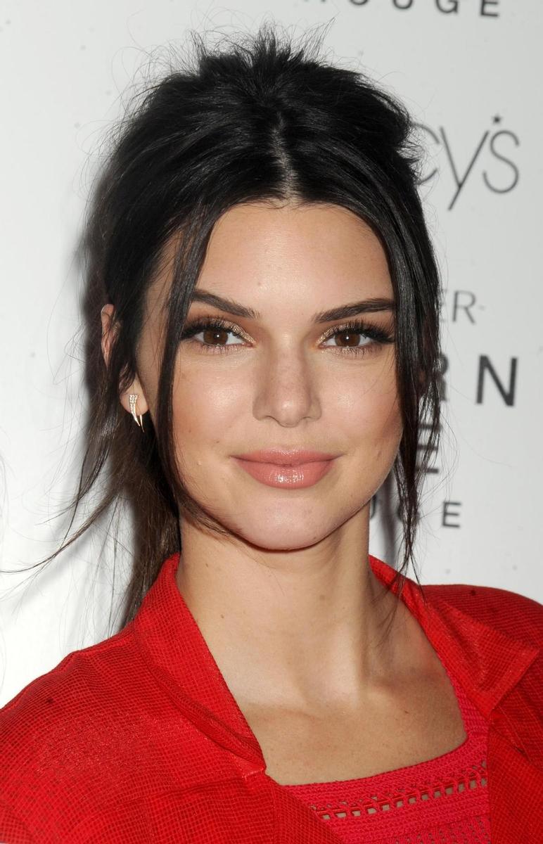 Famosas con acné, Kendall Jenner