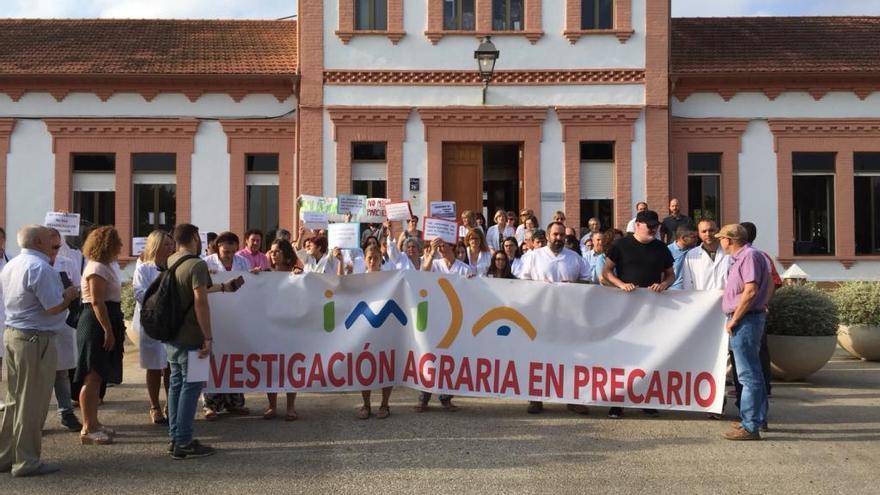 Los trabajadores del Imida vuelven a protestar por la incertidumbre laboral