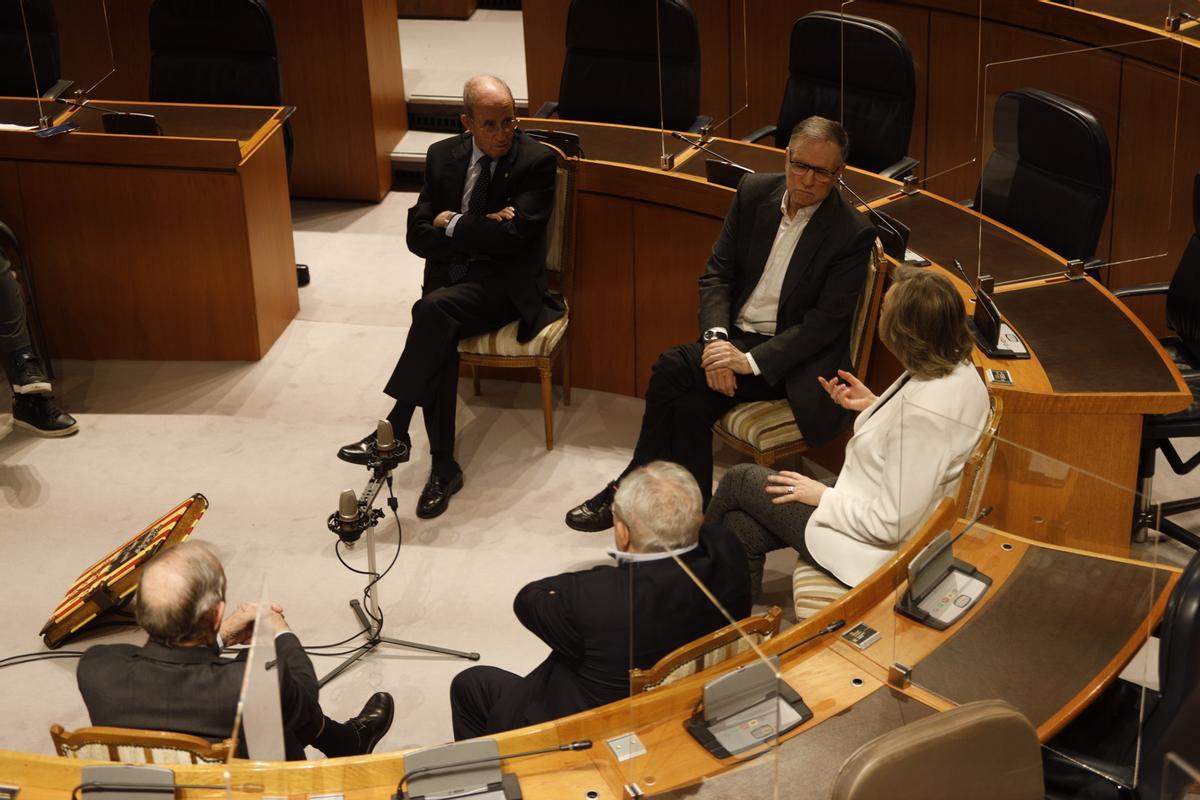 Así fue el reencuentro de presidentes autonómicos Así fue el reencuentro de presidentes autonómicos