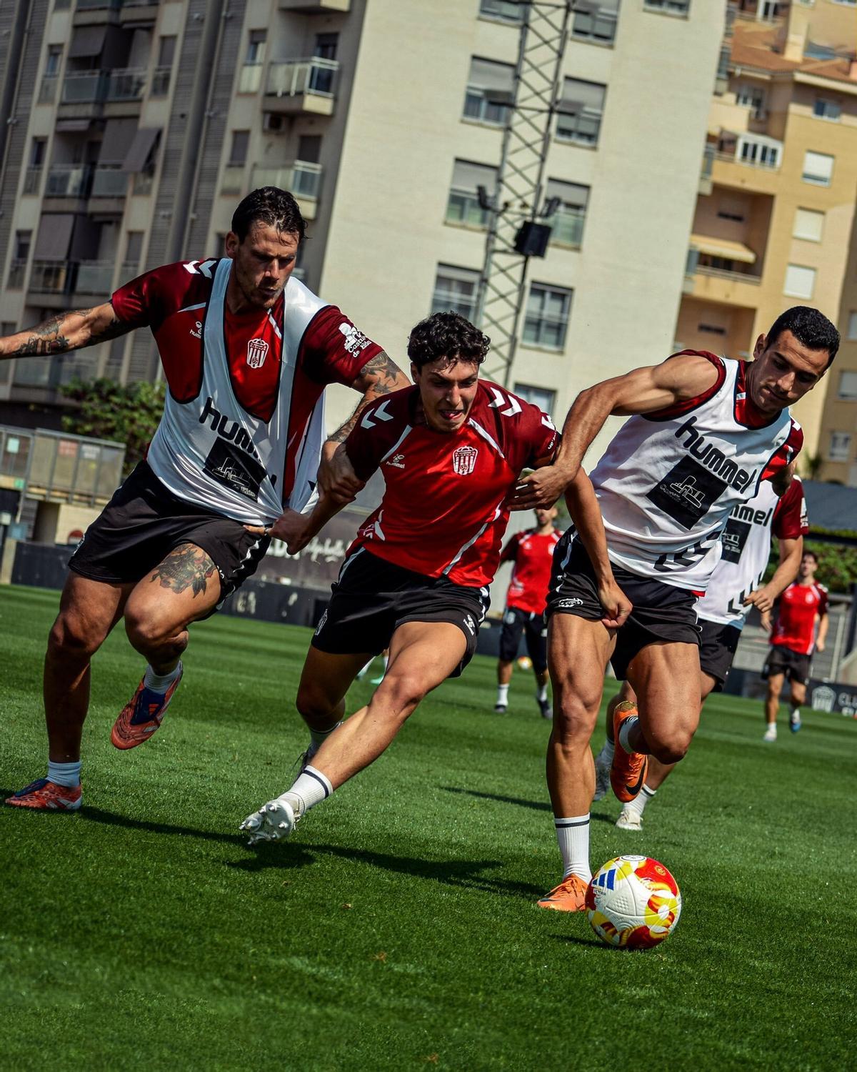 Dario Dumic, Borja Calvo y Jesús Clemente, durante un entrenamiento de esta semana.