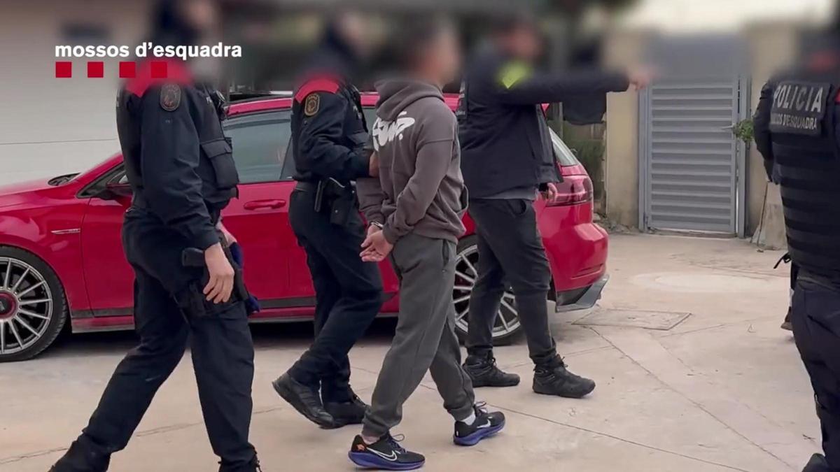 Un narcoasalto fallido de 5 toneladas de hachís en Sant Quintí de Mediona permite detener a dos bandas