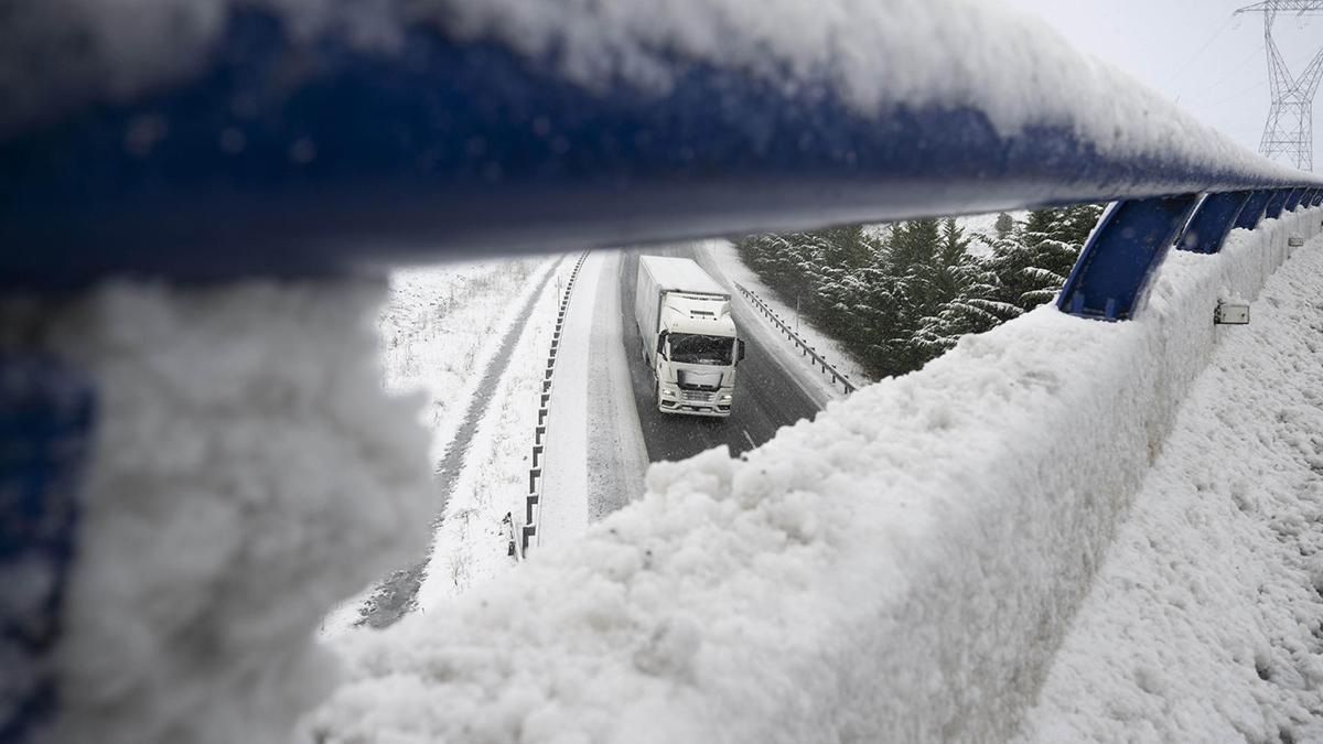 Borrasca Ingrid, en directo: España en alerta por la nieve y restricciones al tráfico de camiones