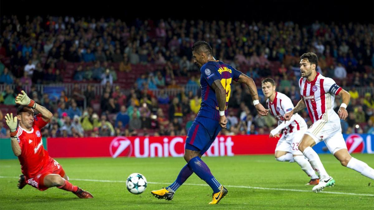 Paulinho, durante una acción del partido FC Barcelona - Olympiacos