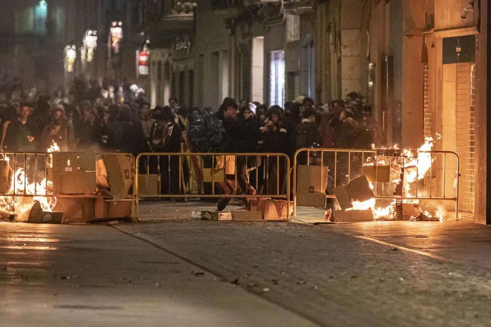 Tercera nit de disturbis a la ciutat de Girona