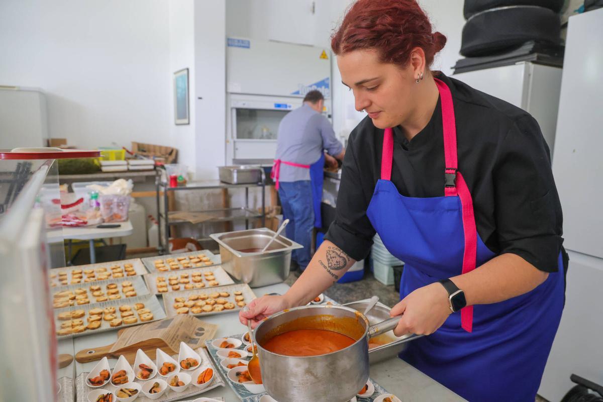 La preparación del aperitivo.