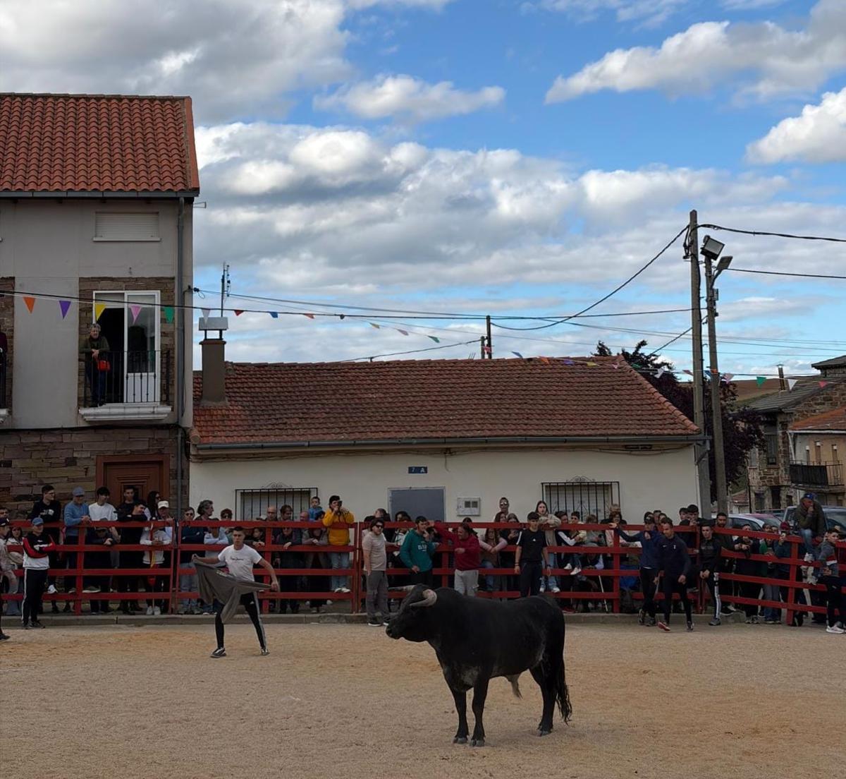 Broche a las fiestas copatronales de Manzanal del Barco Broche a las fiestas copatronales de Manzanal del Barco