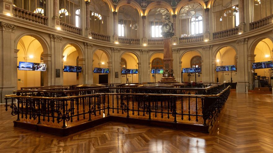 El Ibex 35 abre la última sesión de agosto con una caída del 0,2%, aunque salva los 15.000 puntos