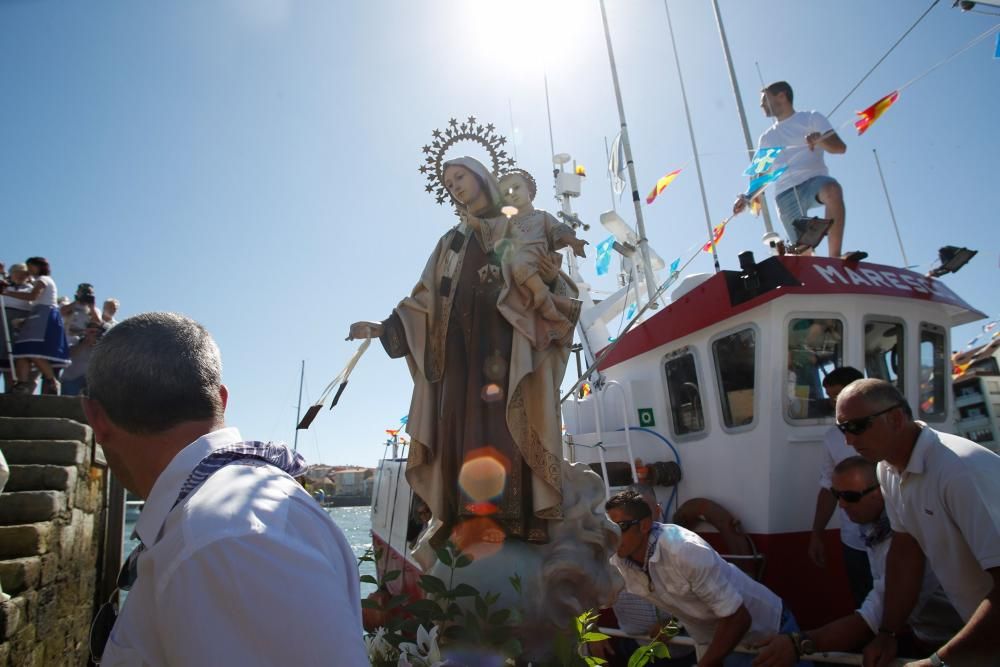 Misa y procesión del Carmen en Luanco