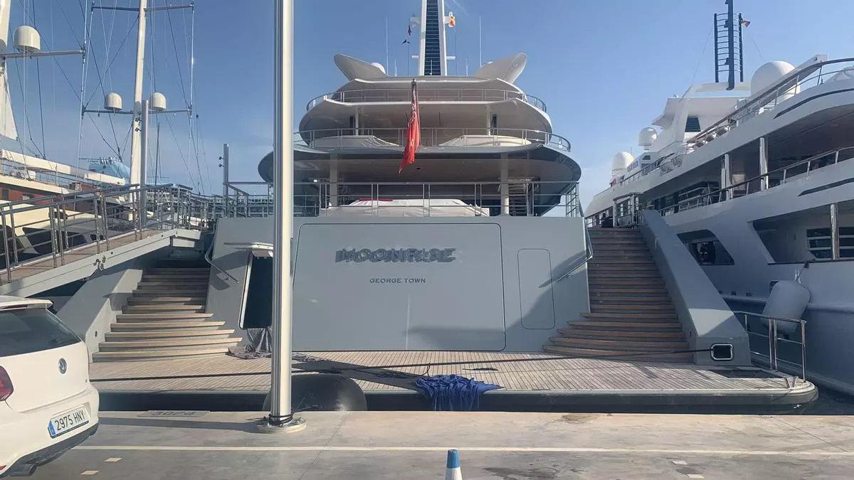 El yate 'Moonrise' atracado en el Club de Mar, en Palma.