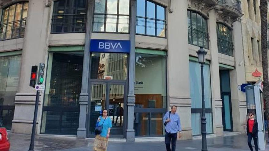 Oficina de BBVA en Pascual i Genís, con la nueva marca.