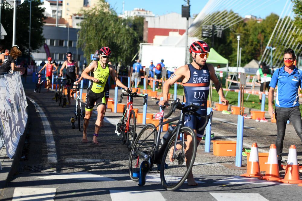 Los favoritos cumplen en el Campeonato de España de Triatlón Sprint en Pontevedra