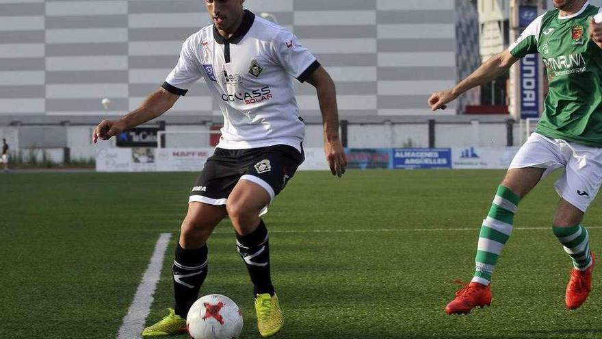 Borja Navarro, en el choque de Copa ante el Llanes.