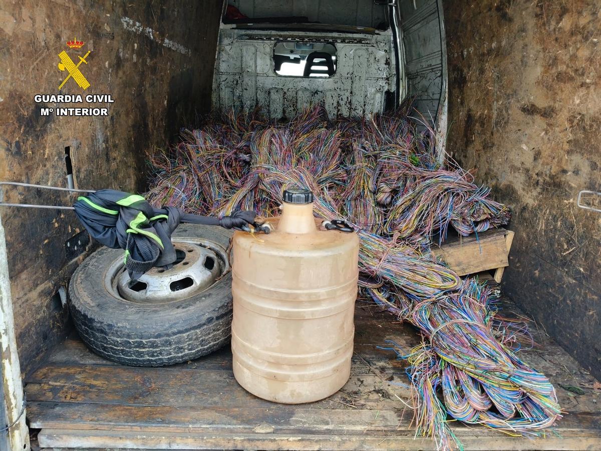 2.335 quilos de coure valoras en 400.000 euros comissats per la Guàrdia Civil en un control a l'AP-2, a Fraga