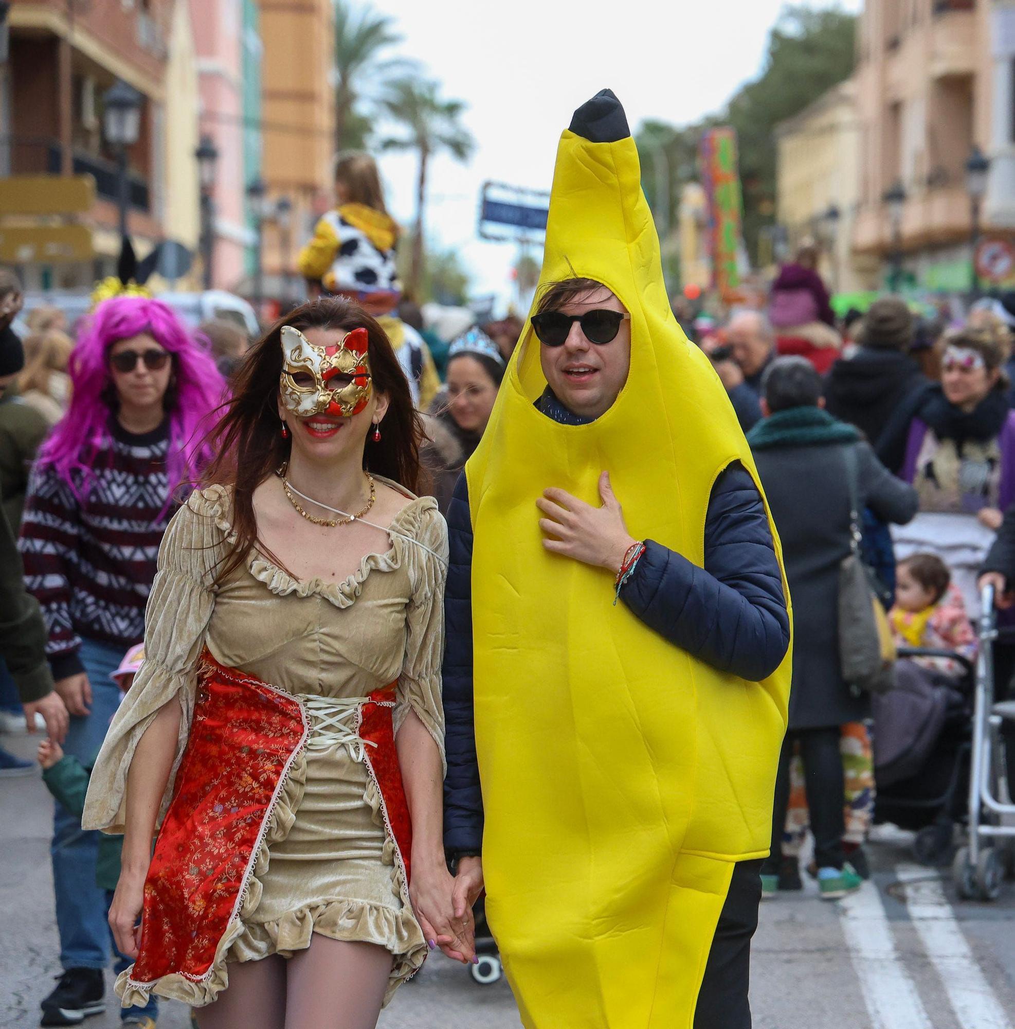 El Cabanyal se vuelca con el carnaval más americano con el 'Mardi Grass' de Nueva Orleans