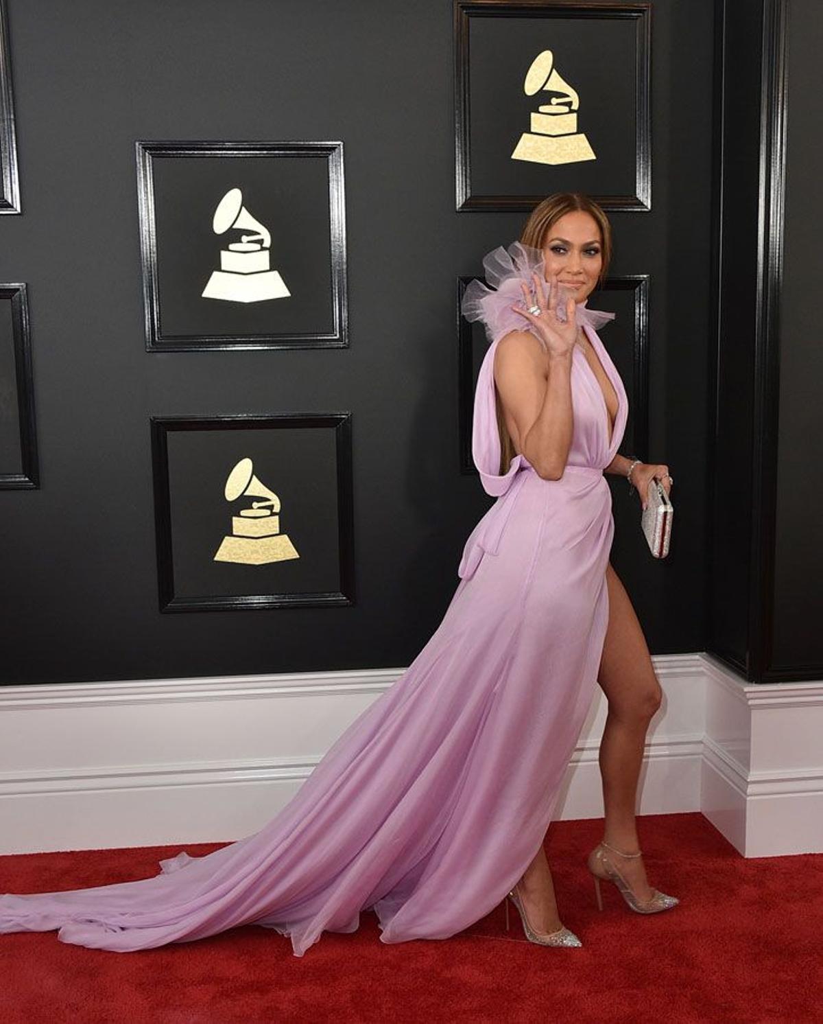 Jennifer López de Ralph and Russo a su llegada a la red carpet de los Grammy 2017